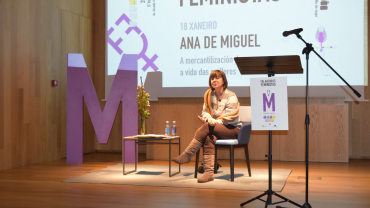 Ana de Miguel criticou “a mercantilización do corpo da muller” no faladoiro feminista da Deputación e o Concello